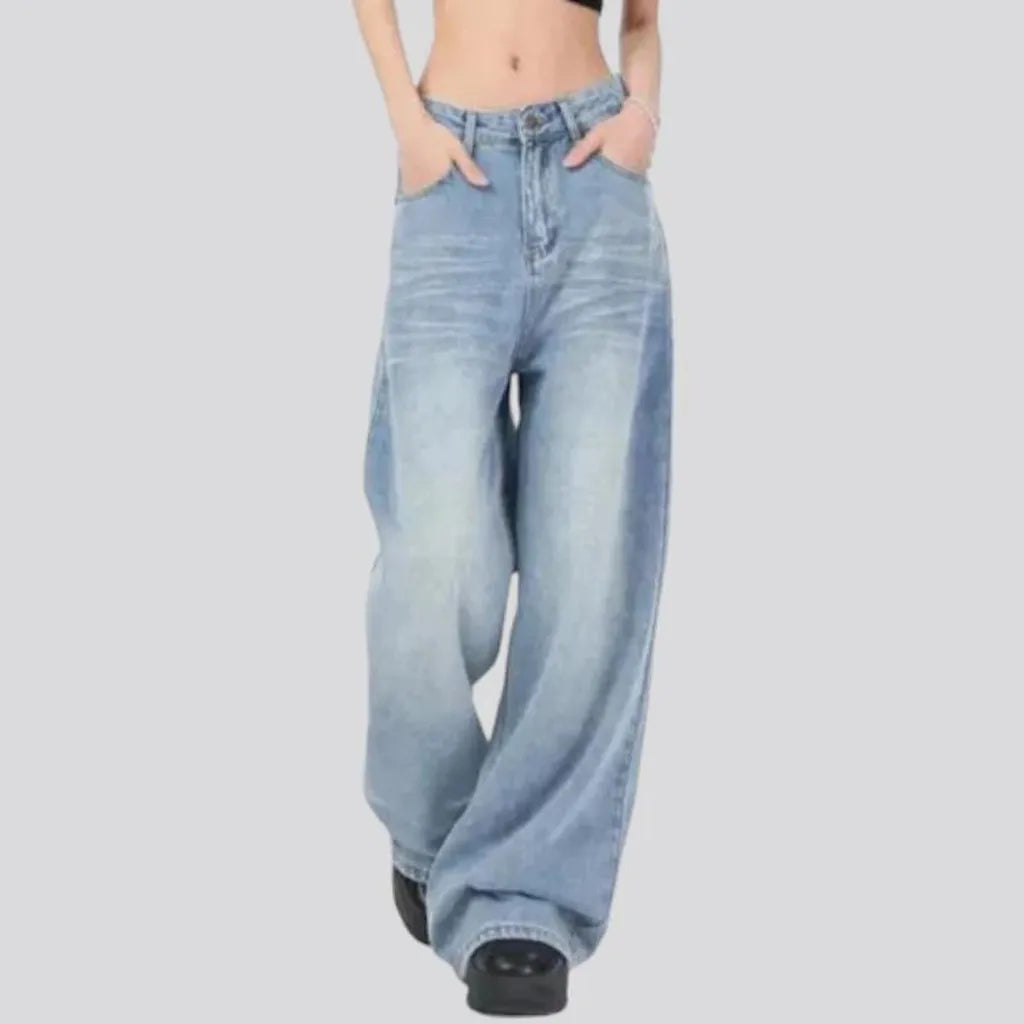 Baggy women's 90s jeans