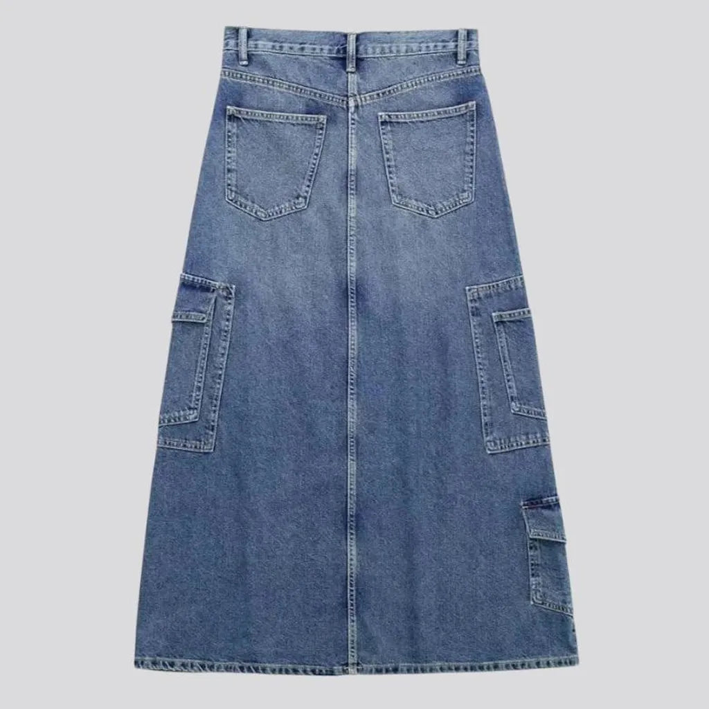 Stylish high-waist denim skirt