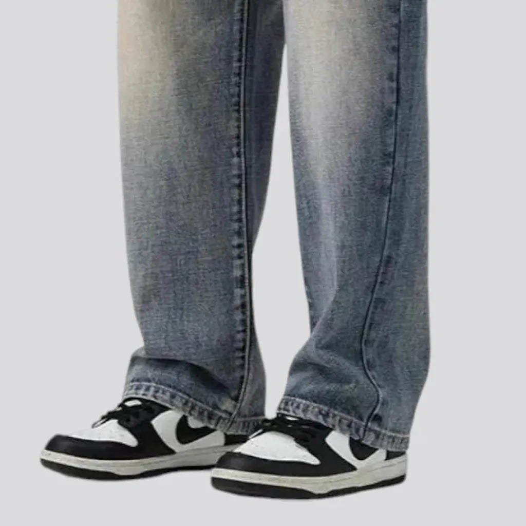 90s style whiskered baggy jeans for men