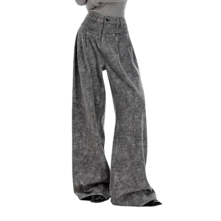 Floor-length women's grey jeans