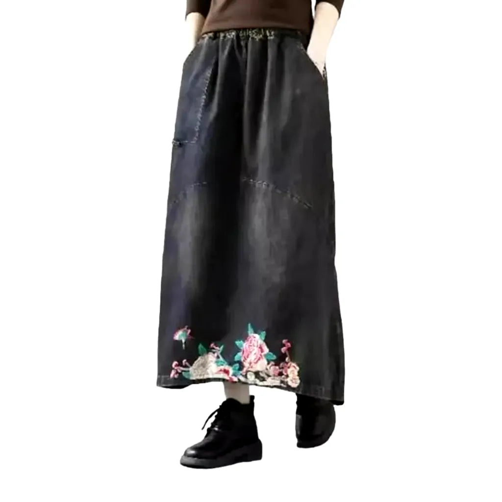 Sanded flowery women's jeans skirt