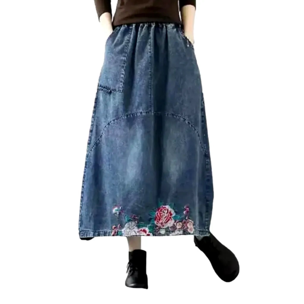 Sanded flowery women's jeans skirt